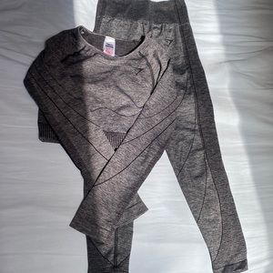 GYMSHARK HEATHER GREY WORKOUT SET
